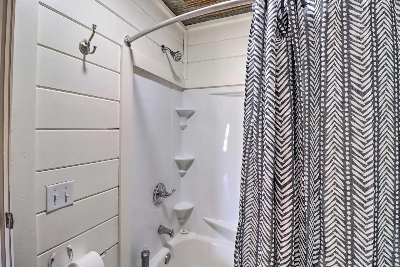 Cheery Pet-Friendly Studio With Shared Fire Pit Mountain View Dış mekan fotoğraf